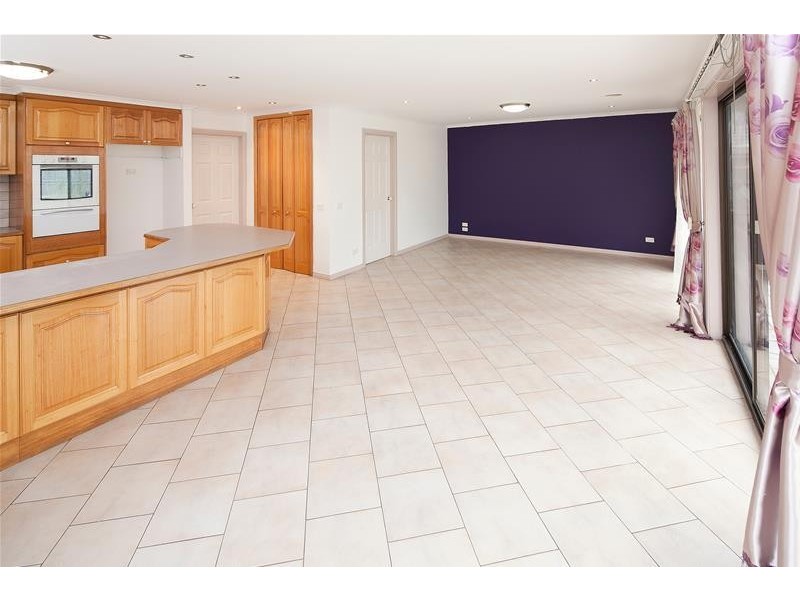 47 Hinrichsen  Drive, Hallam VIC 3803