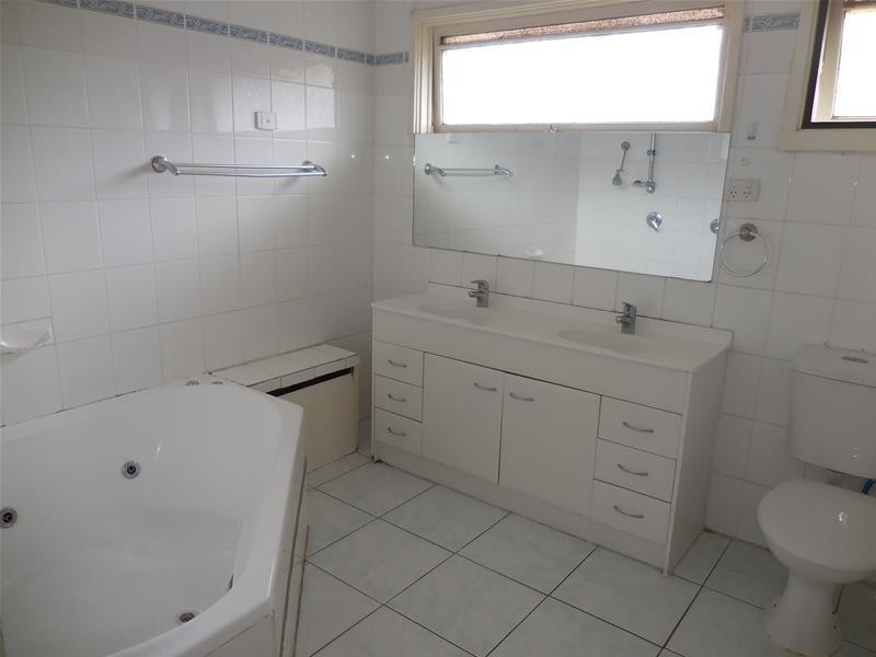 47 Charles Green Avenue, Endeavour Hills VIC 3802