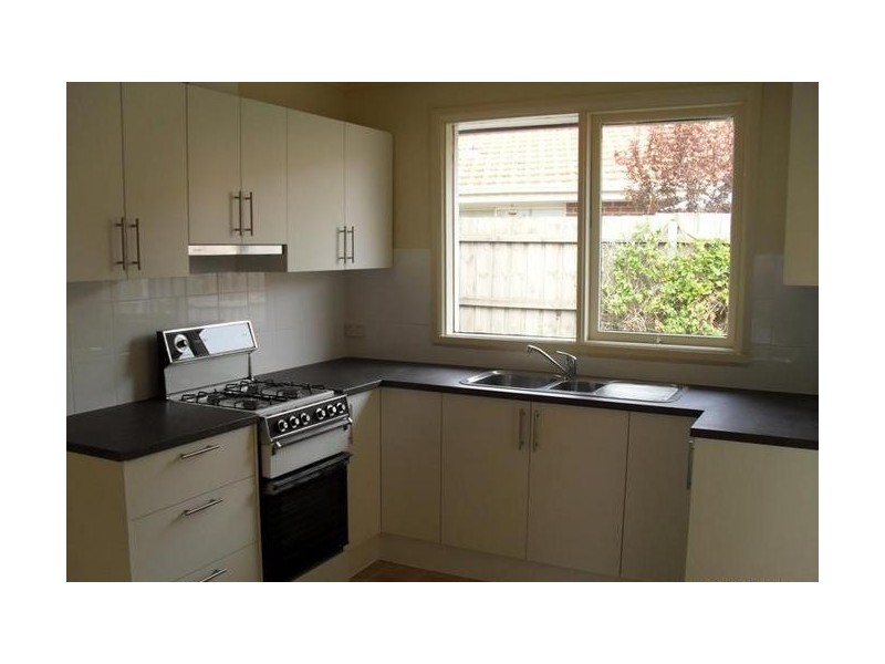 2/67 Hammond Road, Dandenong VIC 3175