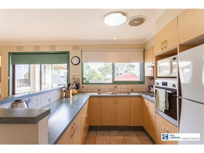 8 Nemet Court, Noble Park North VIC 3174