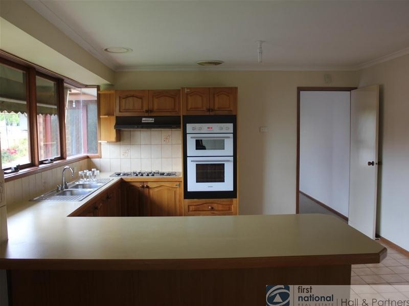 322 James Cook Drive, Endeavour Hills VIC 3802