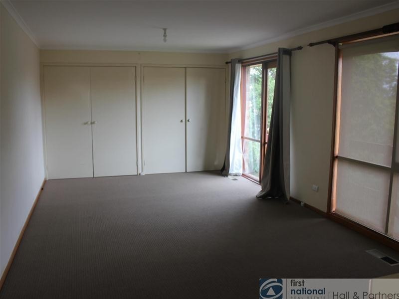 322 James Cook Drive, Endeavour Hills VIC 3802