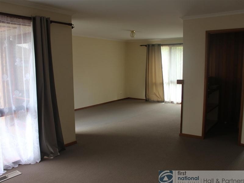 322 James Cook Drive, Endeavour Hills VIC 3802