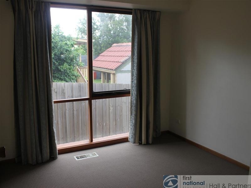 322 James Cook Drive, Endeavour Hills VIC 3802