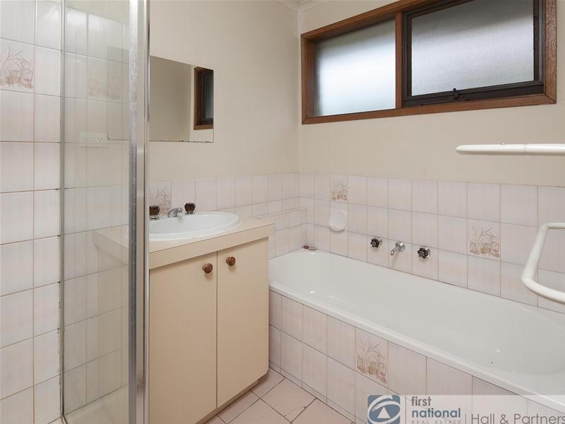 322 James Cook Drive, Endeavour Hills VIC 3802