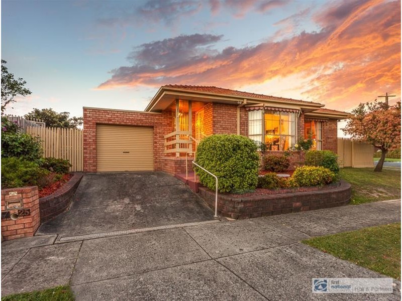 1/25 McKeon Circuit, Dandenong North VIC 3175