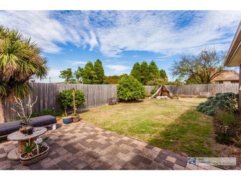 4 Searle Court, Dandenong North VIC 3175