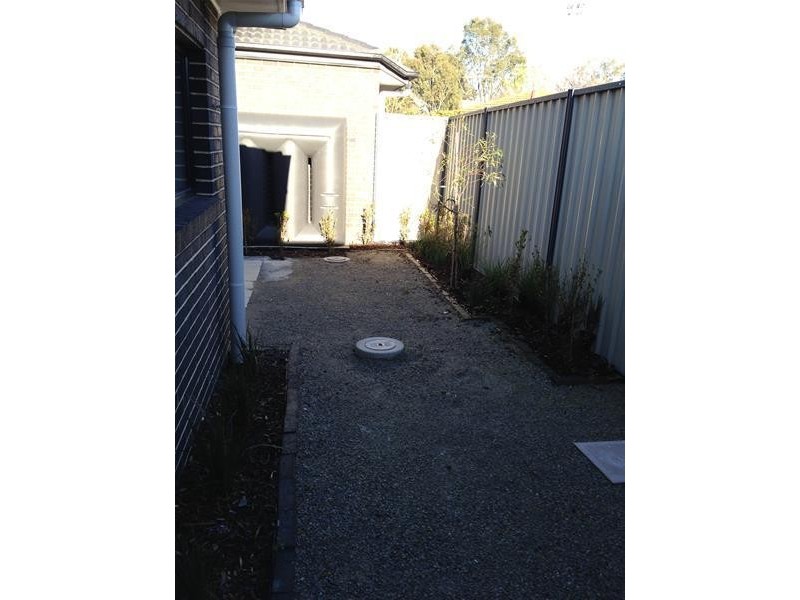 2/94 Kelvinside Road, Noble Park VIC 3174