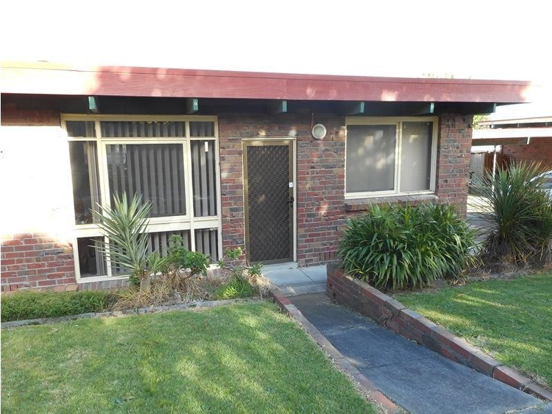 2/142 Kidds Road, Doveton VIC 3177