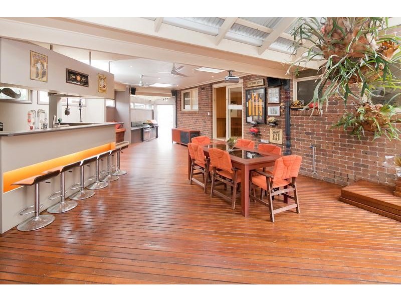 11 Erica Close, Endeavour Hills VIC 3802