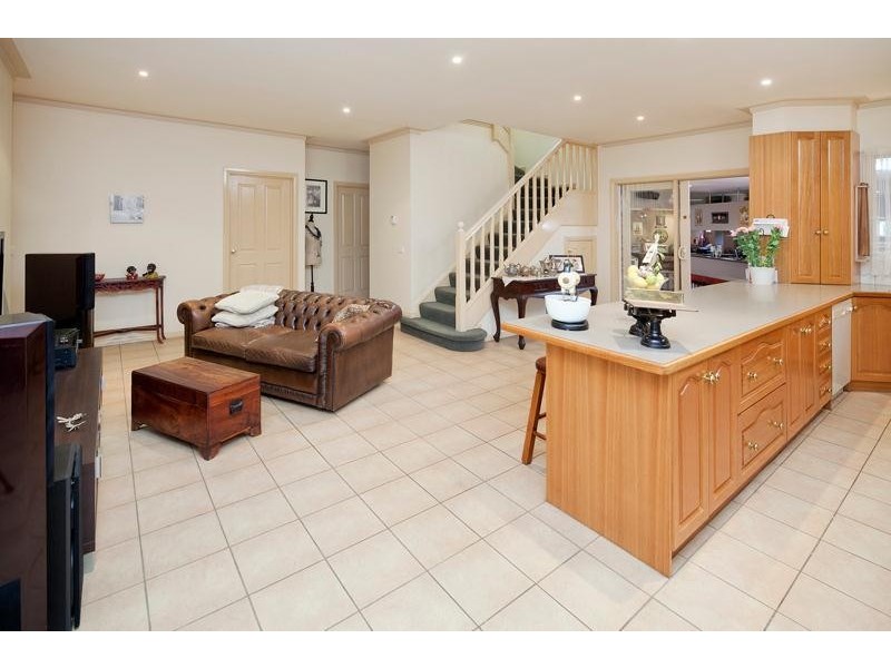 11 Erica Close, Endeavour Hills VIC 3802