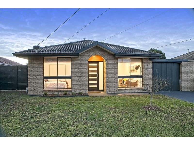 2/30 Simpson Drive, Dandenong North VIC 3175