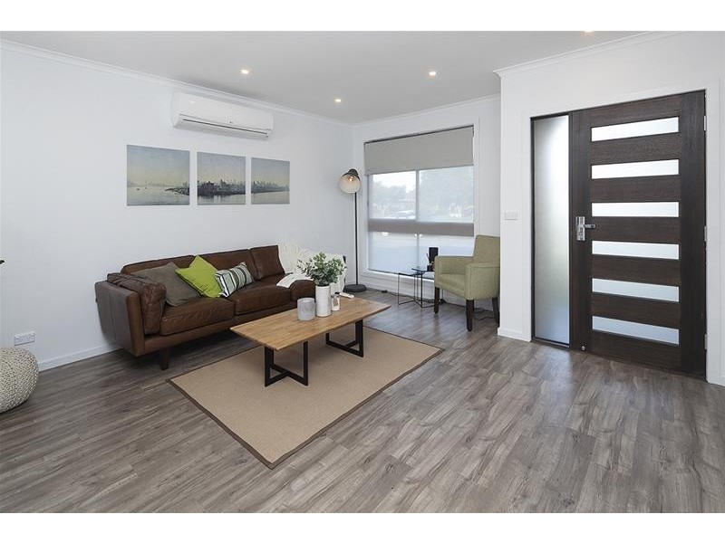 2/30 Simpson Drive, Dandenong North VIC 3175