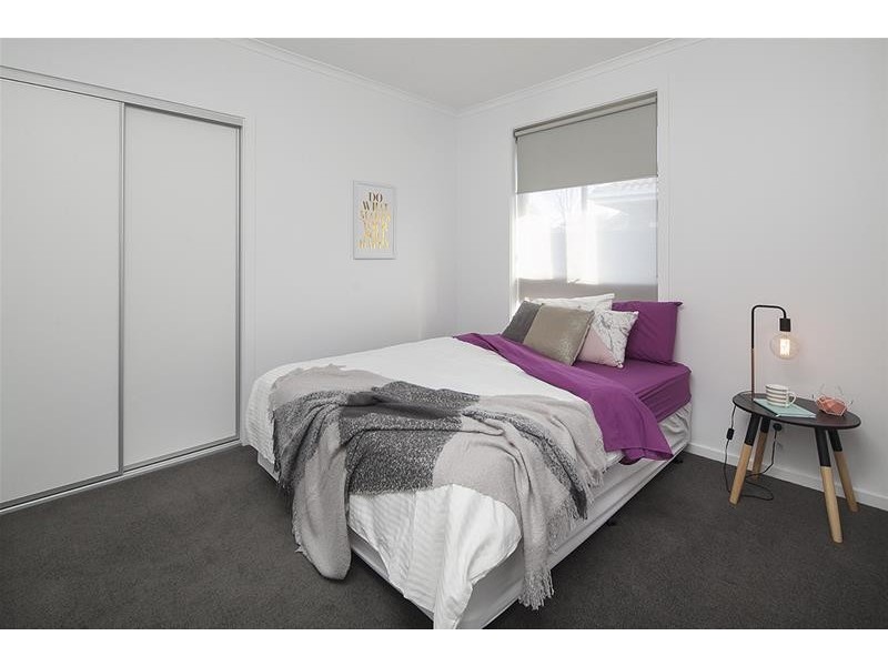 2/30 Simpson Drive, Dandenong North VIC 3175