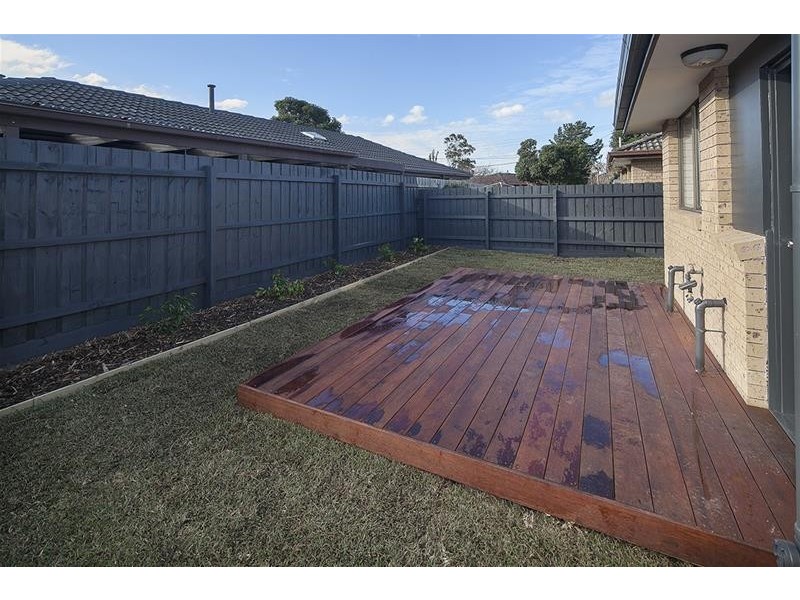 2/30 Simpson Drive, Dandenong North VIC 3175