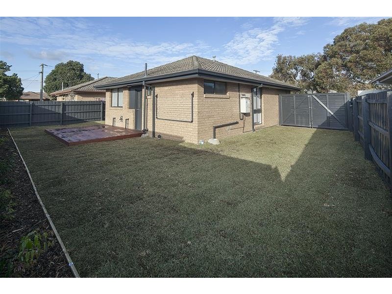 2/30 Simpson Drive, Dandenong North VIC 3175
