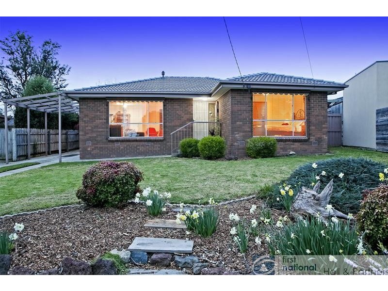 5 Delacombe Drive, Hampton Park VIC 3976