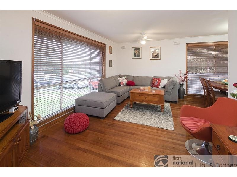 5 Delacombe Drive, Hampton Park VIC 3976