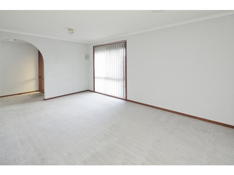 2/64 Arthur Phillip Drive, Endeavour Hills VIC 3802