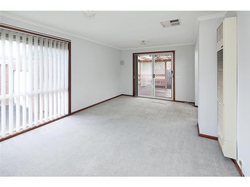 2/64 Arthur Phillip Drive, Endeavour Hills VIC 3802