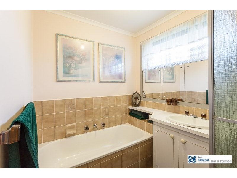 3 Sienna Crescent, Endeavour Hills VIC 3802