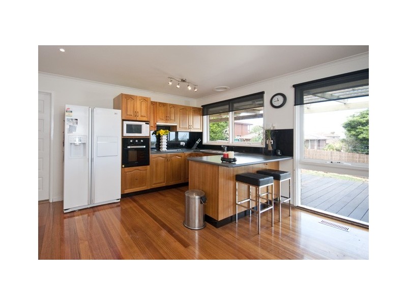 21 Zachary Hicks Crescent, Endeavour Hills VIC 3802