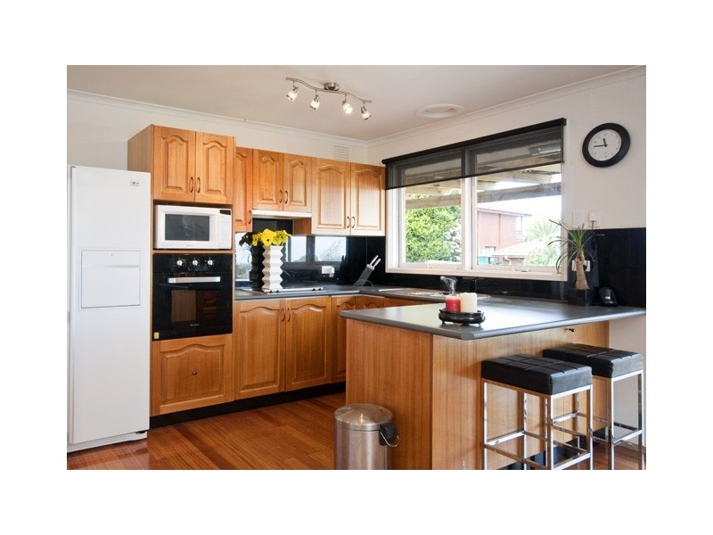 21 Zachary Hicks Crescent, Endeavour Hills VIC 3802