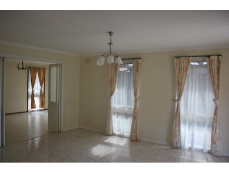 62 John Fawkner Drive, Endeavour Hills VIC 3802