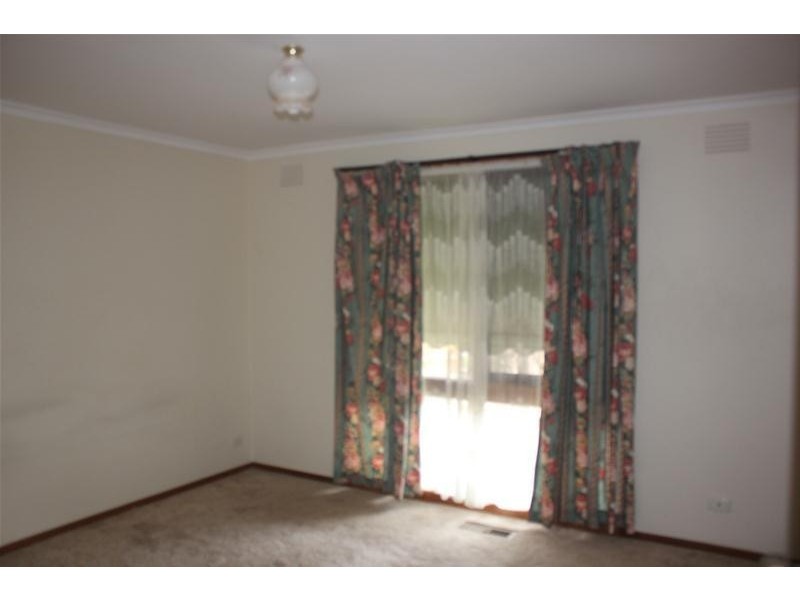 62 John Fawkner Drive, Endeavour Hills VIC 3802