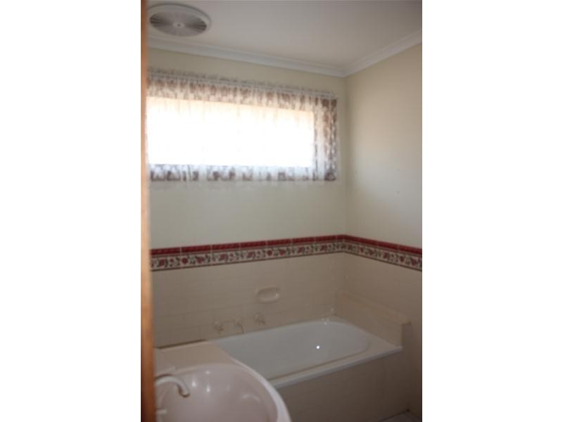 62 John Fawkner Drive, Endeavour Hills VIC 3802