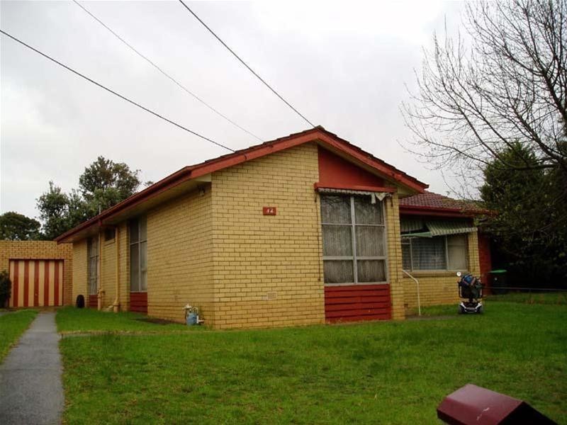 42 Bouvardia Crescent, Frankston North VIC 3200