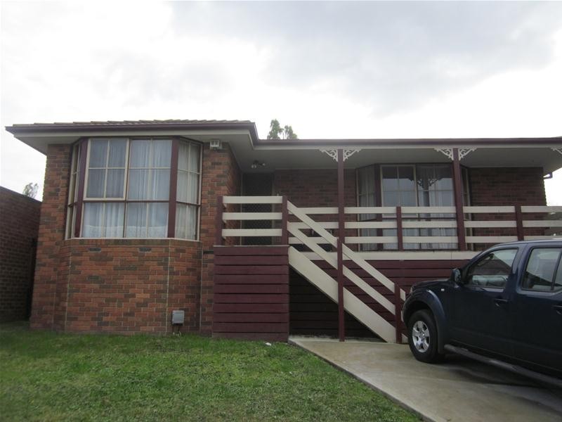 28 John Hunter Drive, Endeavour Hills VIC 3802