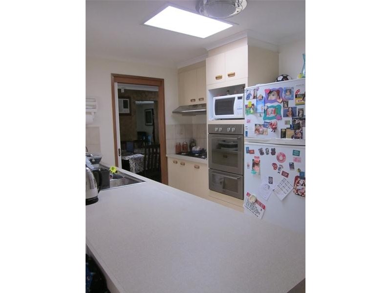 28 John Hunter Drive, Endeavour Hills VIC 3802