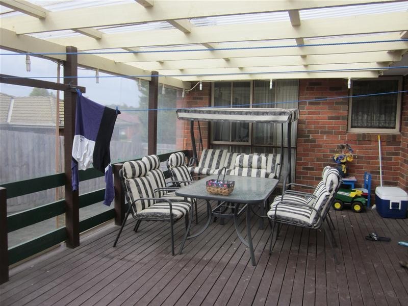 28 John Hunter Drive, Endeavour Hills VIC 3802