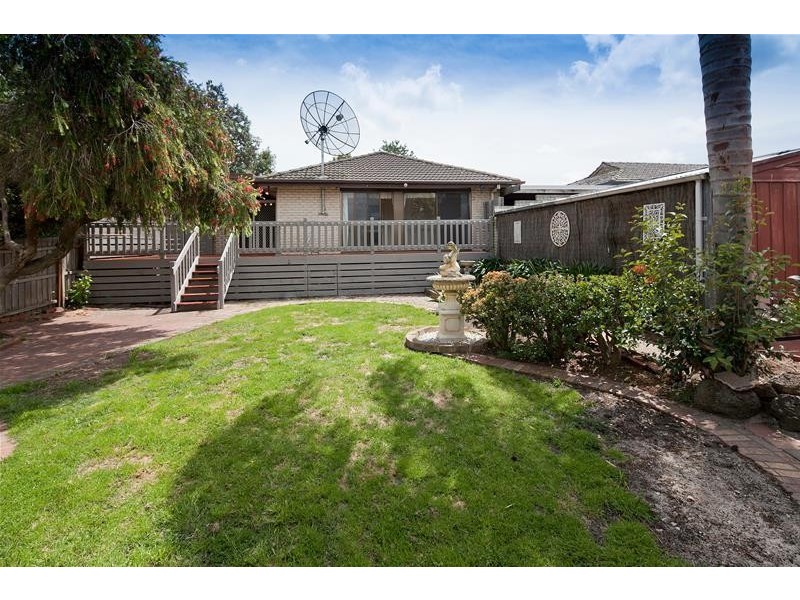 33 Lotus Crescent, Mulgrave VIC 3170