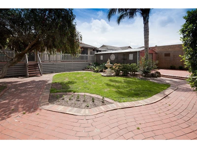 33 Lotus Crescent, Mulgrave VIC 3170