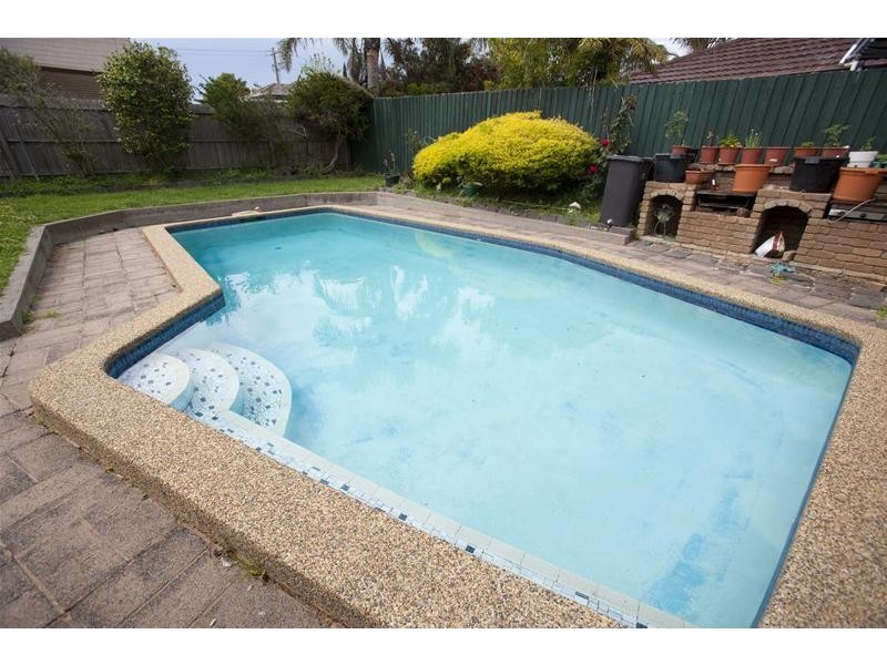 48 Huxley Avenue, Mulgrave VIC 3170