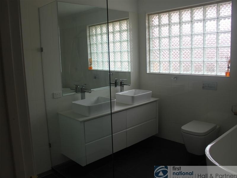 3 Mildura Crescent, Endeavour Hills VIC 3802