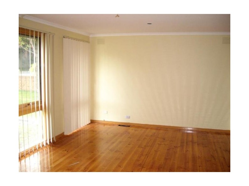 62 Monteith Crescent, Endeavour Hills VIC 3802