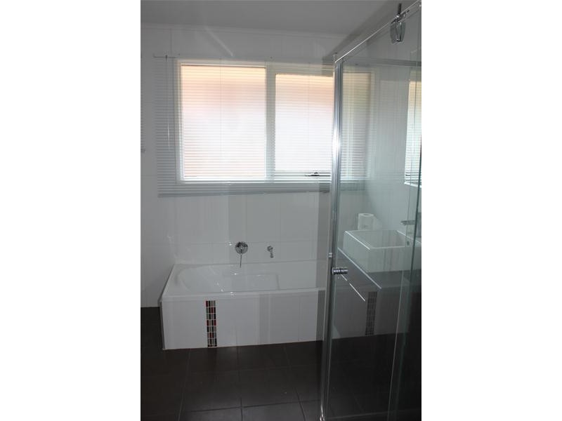 4 Belt Terrace, Endeavour Hills VIC 3802