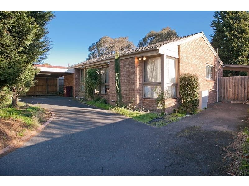 11 Clifton Way, Endeavour Hills VIC 3802