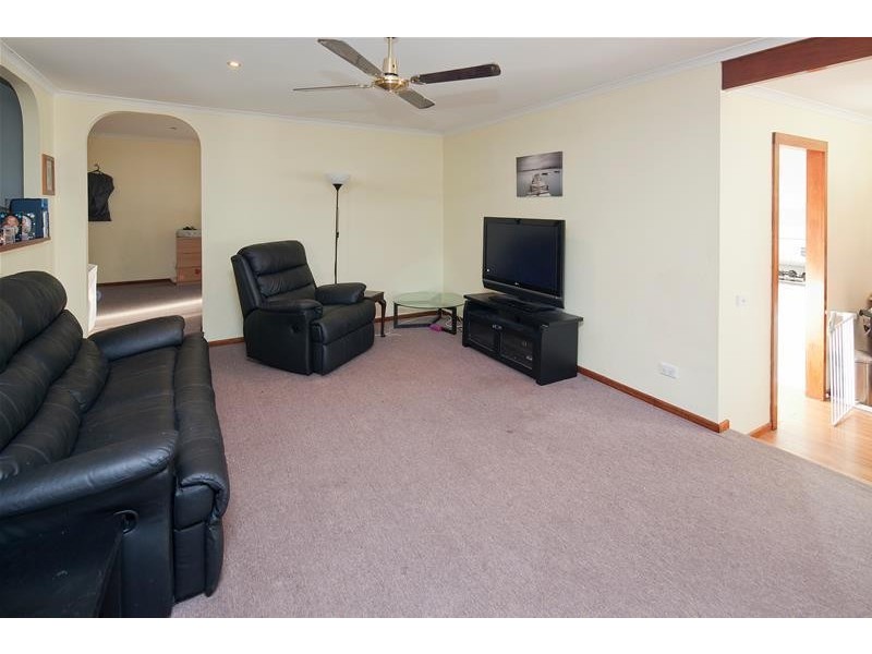 11 Clifton Way, Endeavour Hills VIC 3802