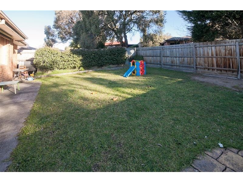 11 Clifton Way, Endeavour Hills VIC 3802