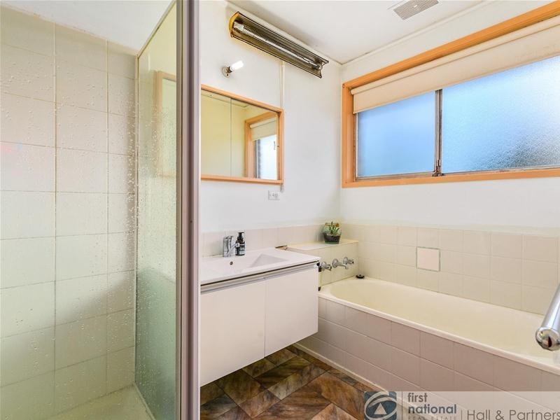 13 Mackie Road, Mulgrave VIC 3170