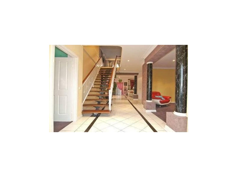 22 Sienna Crescent, Endeavour Hills VIC 3802