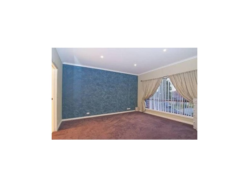 22 Sienna Crescent, Endeavour Hills VIC 3802