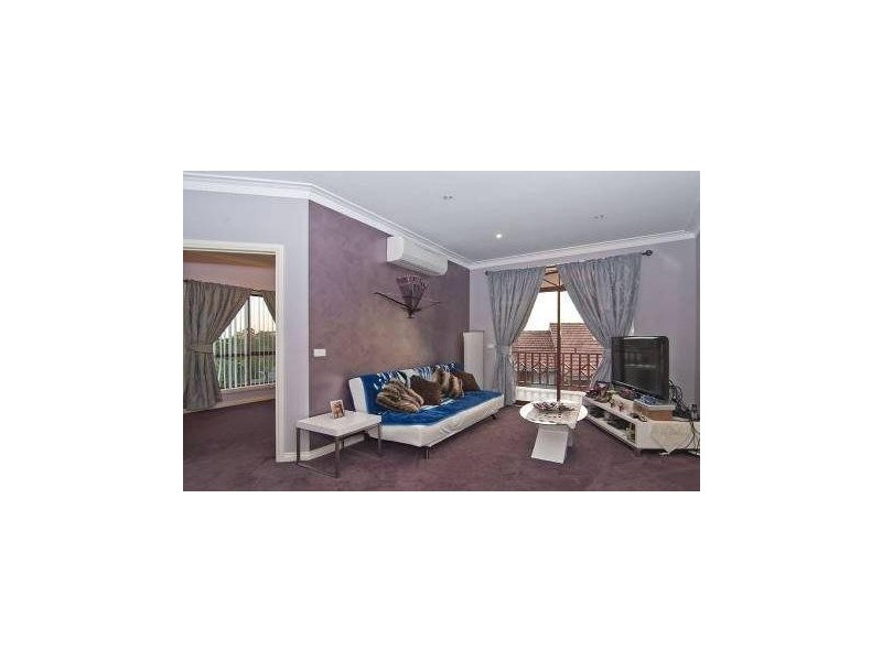 22 Sienna Crescent, Endeavour Hills VIC 3802