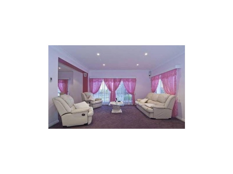 22 Sienna Crescent, Endeavour Hills VIC 3802