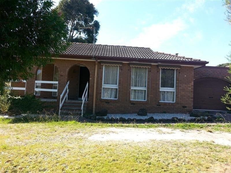 8 Clifton Way, Endeavour Hills VIC 3802