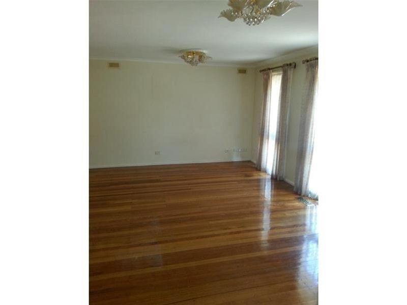 8 Clifton Way, Endeavour Hills VIC 3802